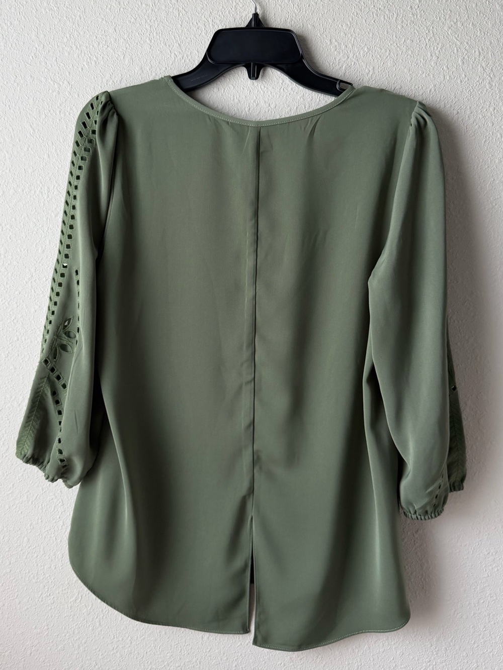 41 Hawthorne Olive Green Keyhole Blouse - Picture 5 of 6